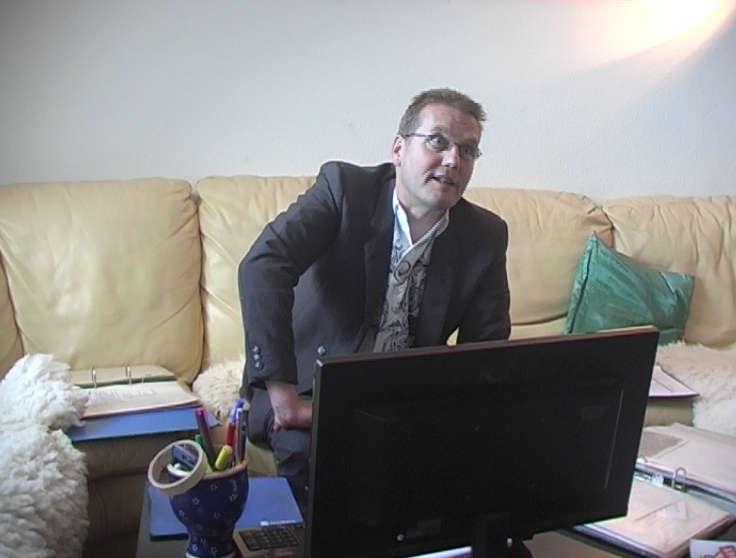 Szene am Computerarbeitsplatz